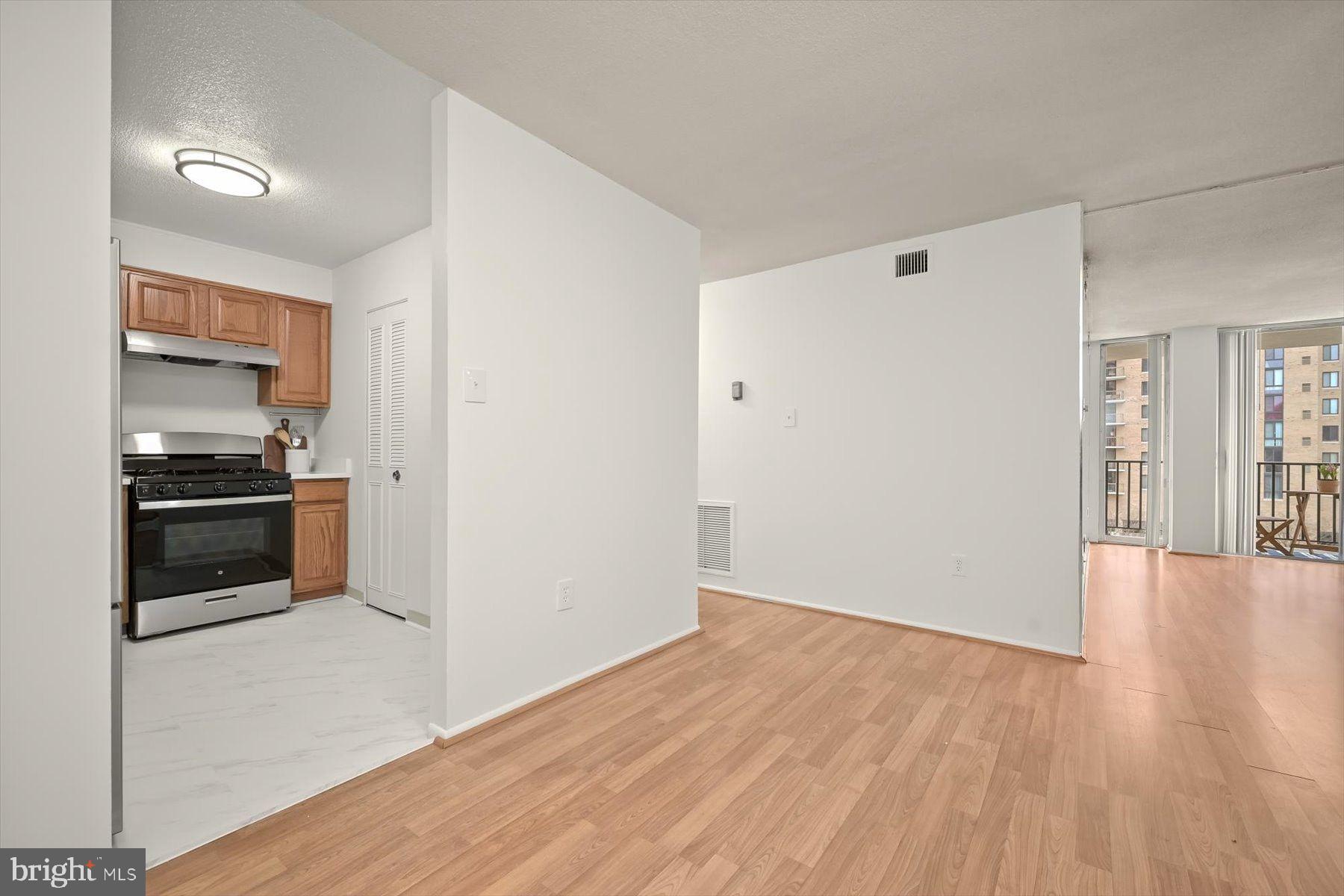 THE CARLTON - Residential