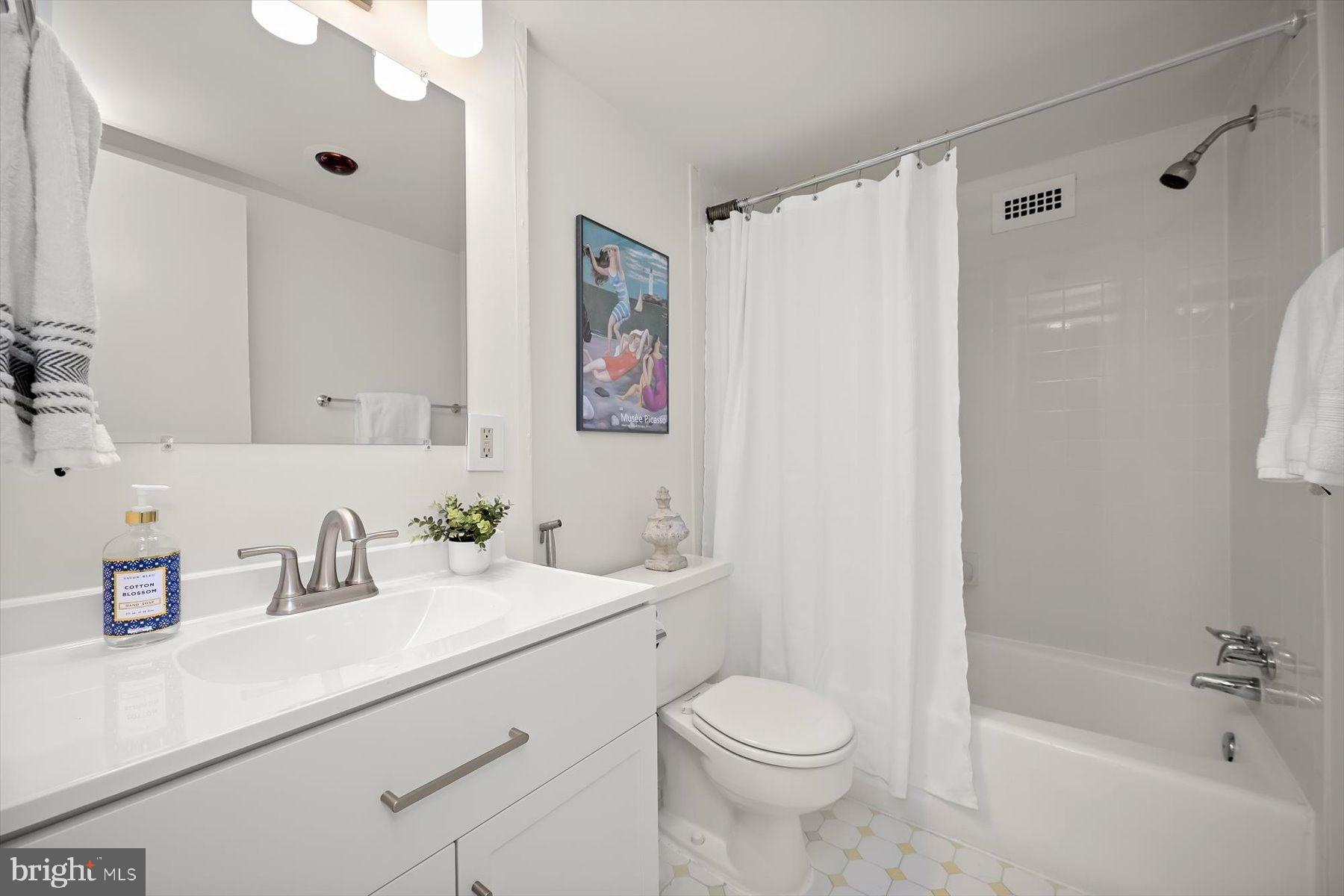 THE CARLTON - Residential