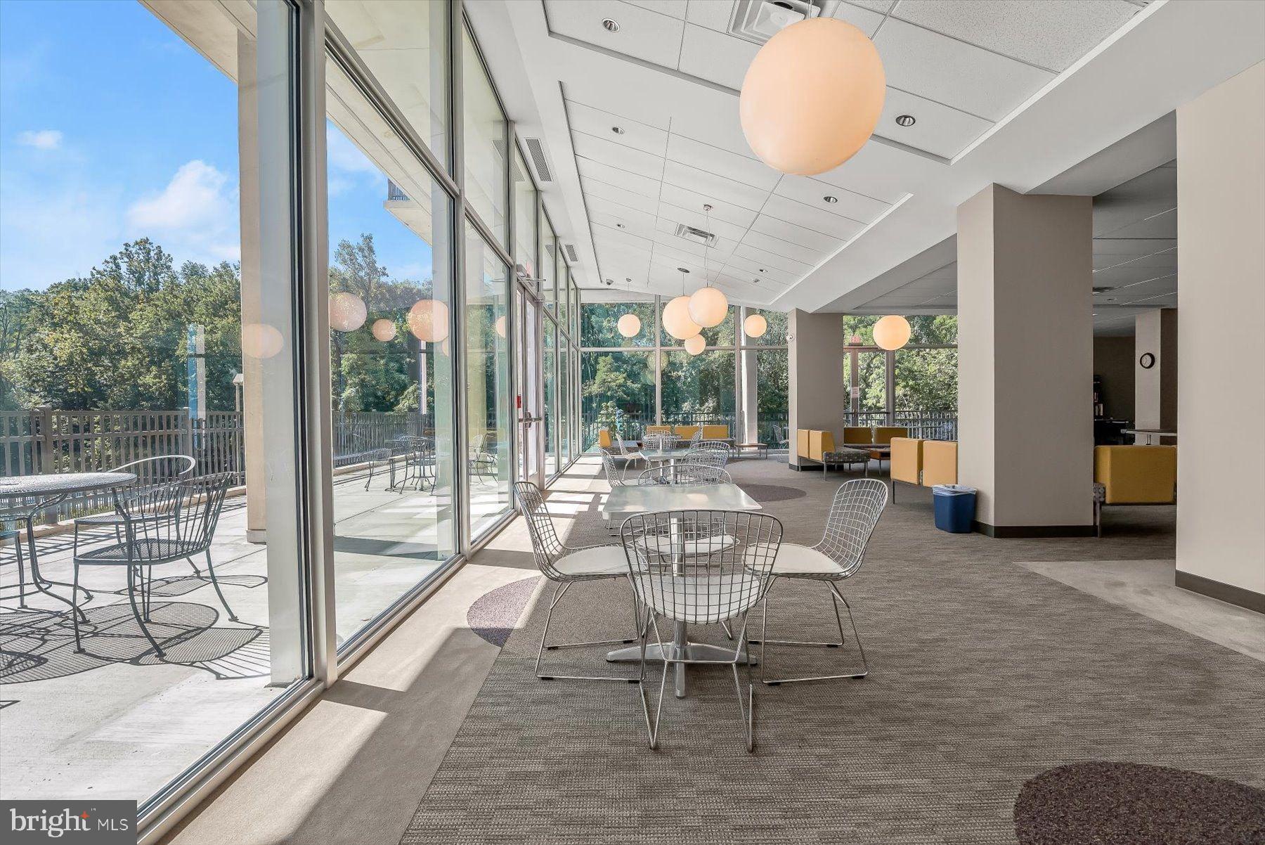 THE CARLTON - Residential