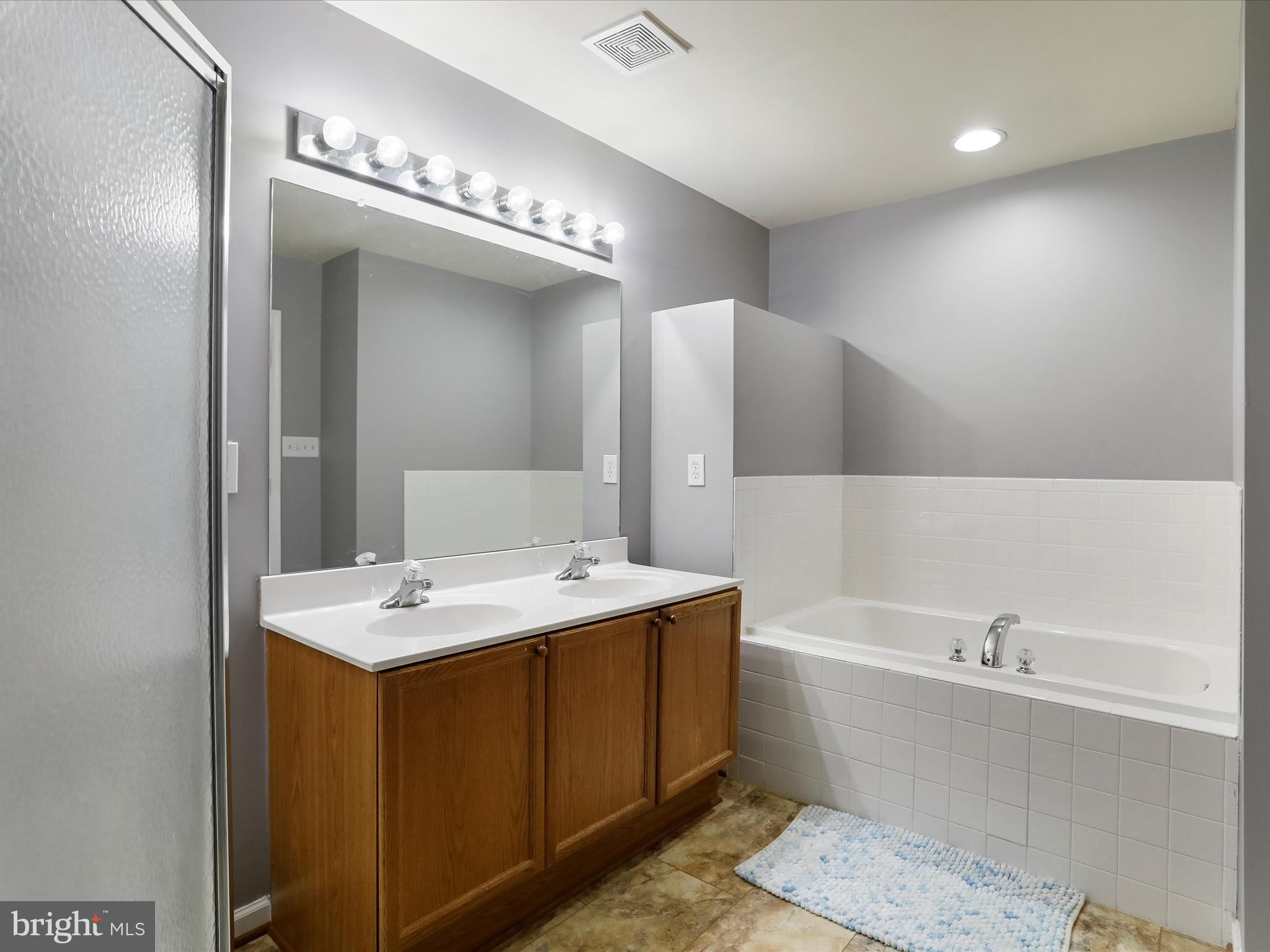 STONEBRIDGE - Residential