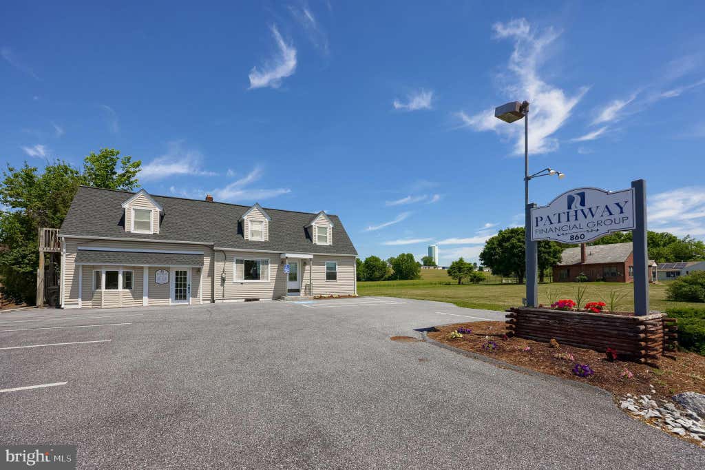 Photo of 860 N Reading Rd, EPHRATA, PA 17522 (MLS # PALA2090030)
