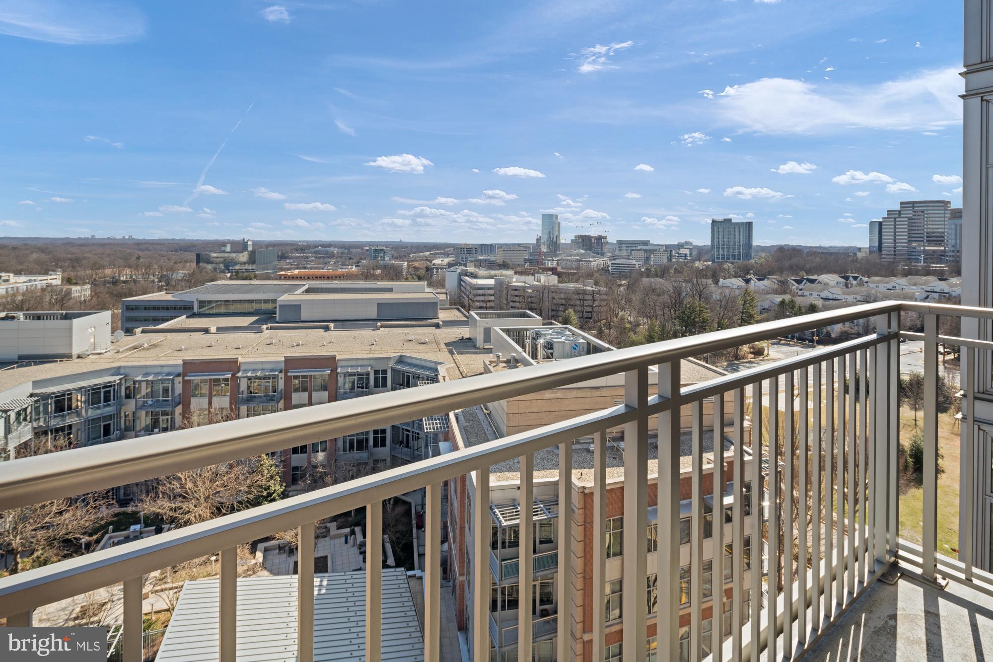 ONE PARK CREST CONDOMINIUM - Residential