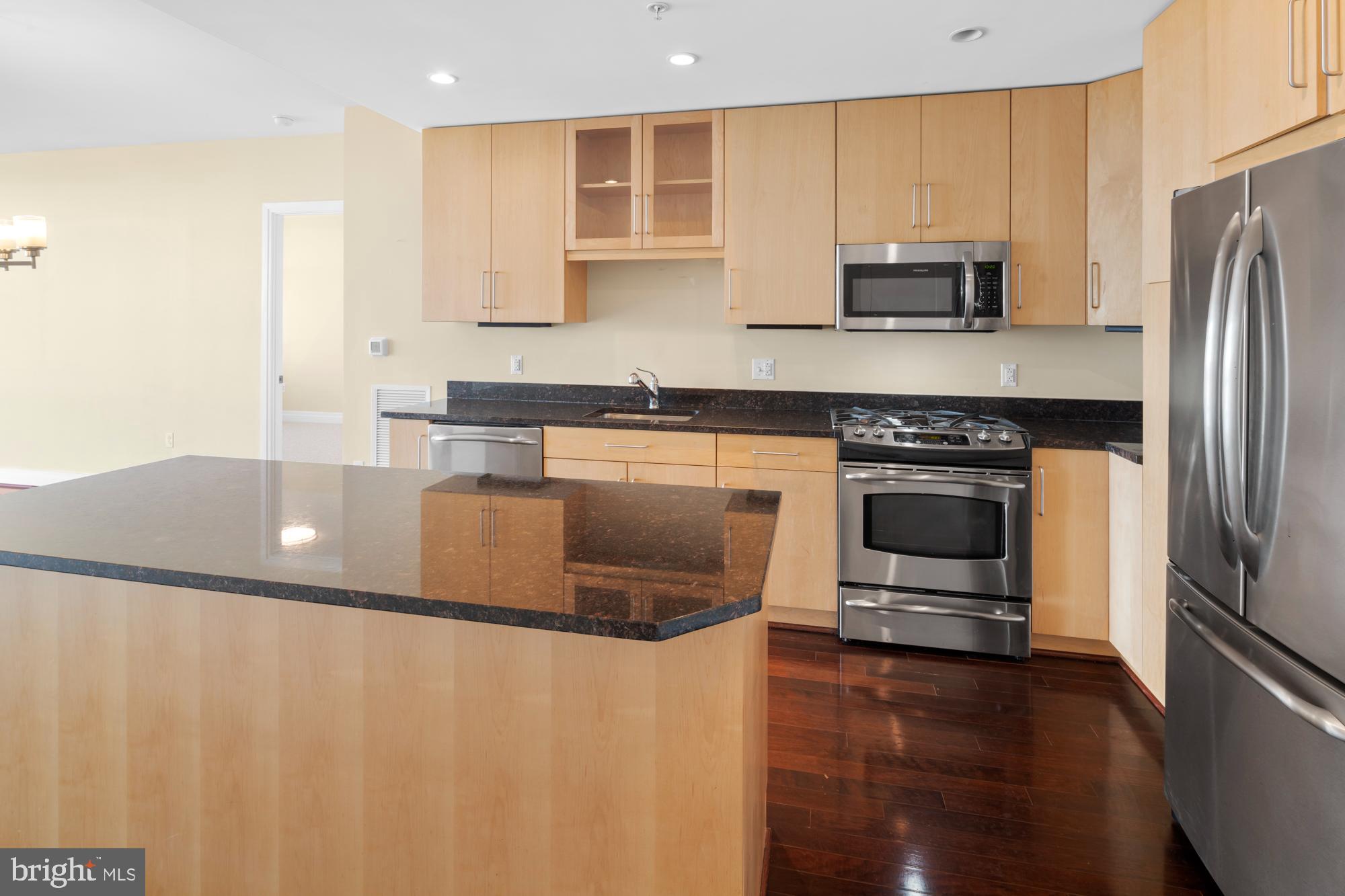 ONE PARK CREST CONDOMINIUM - Residential