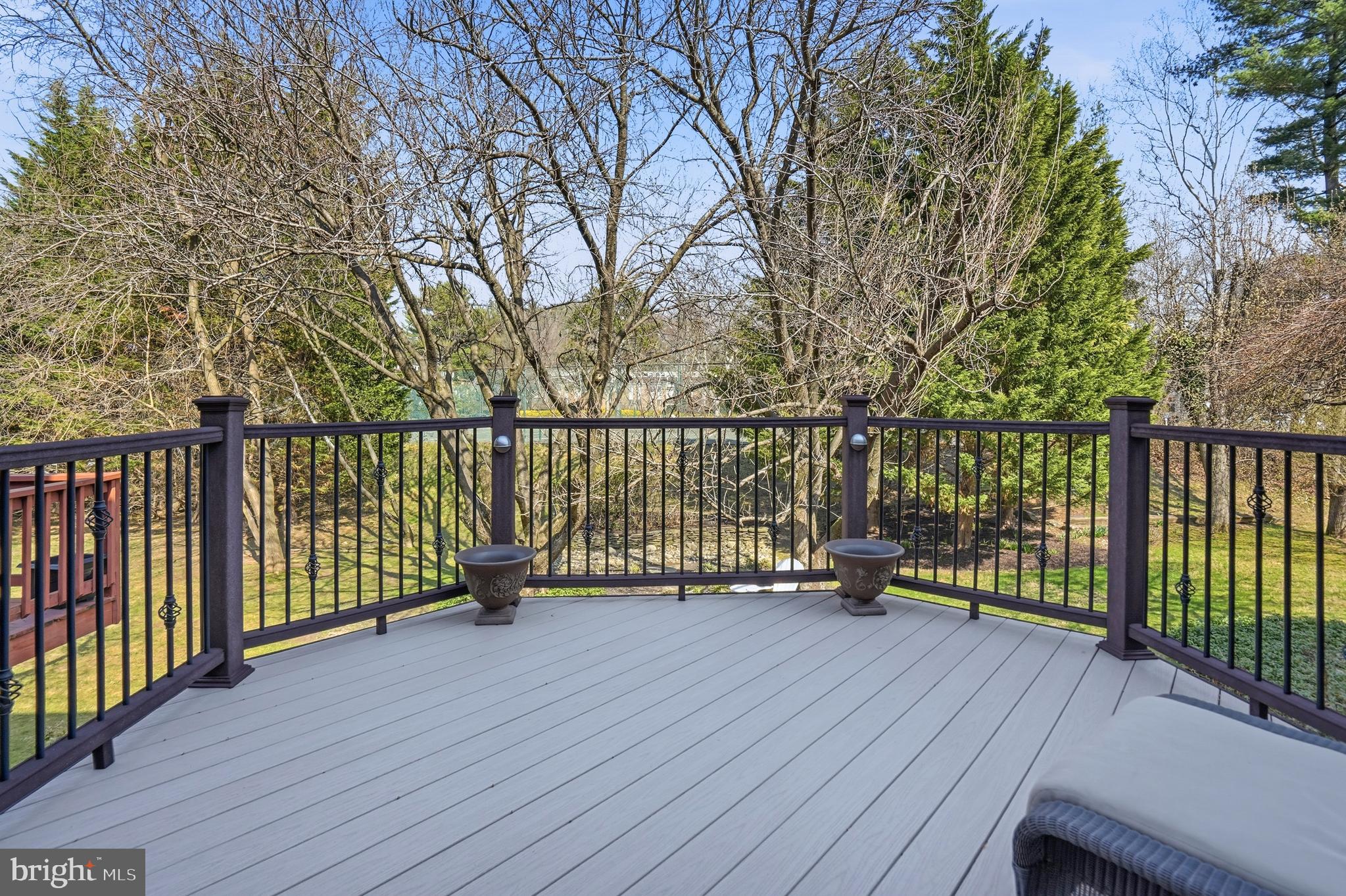 TWIN RIDGE APARTMENTS - Residential