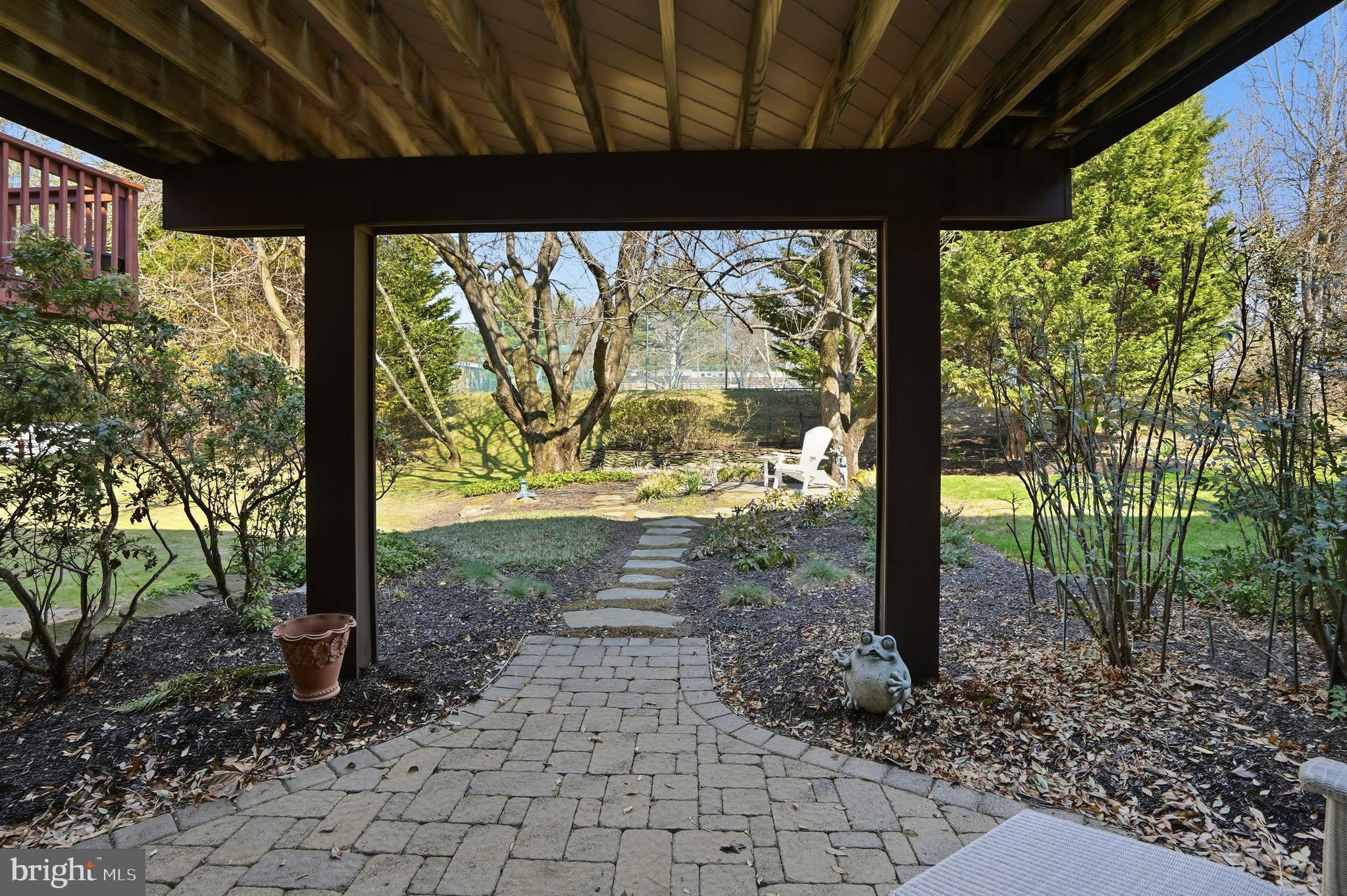 TWIN RIDGE APARTMENTS - Residential