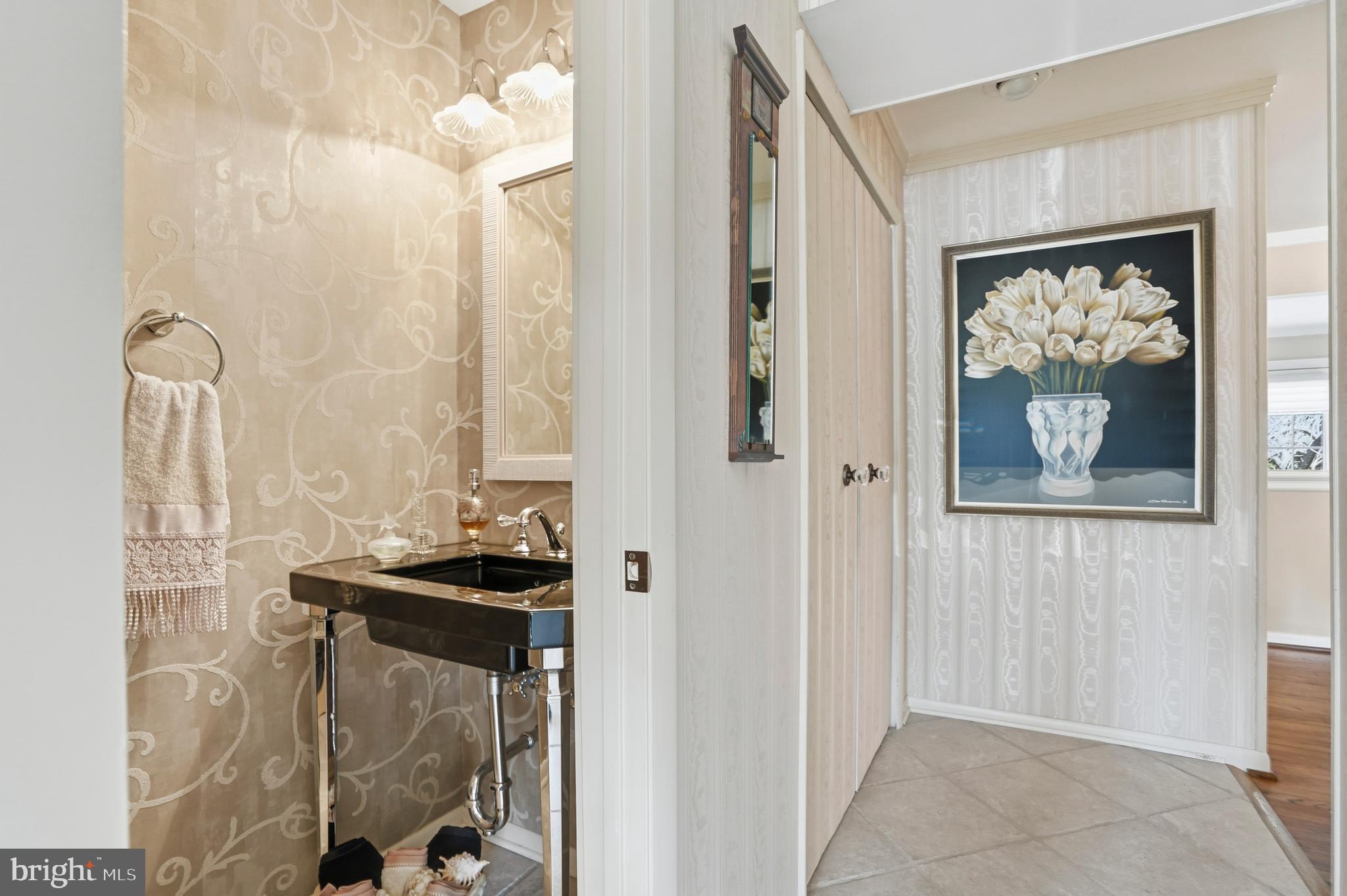 TWIN RIDGE APARTMENTS - Residential