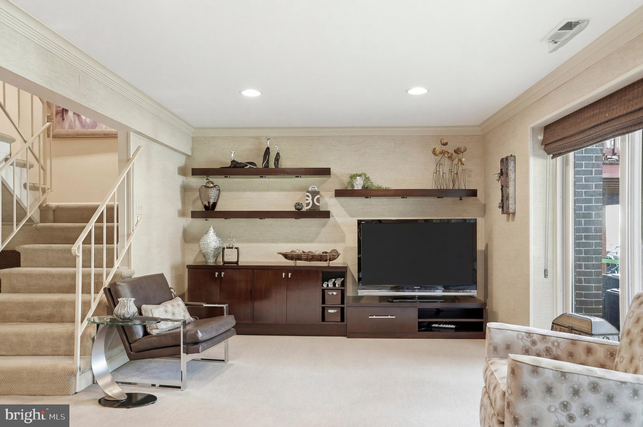 TWIN RIDGE APARTMENTS - Residential