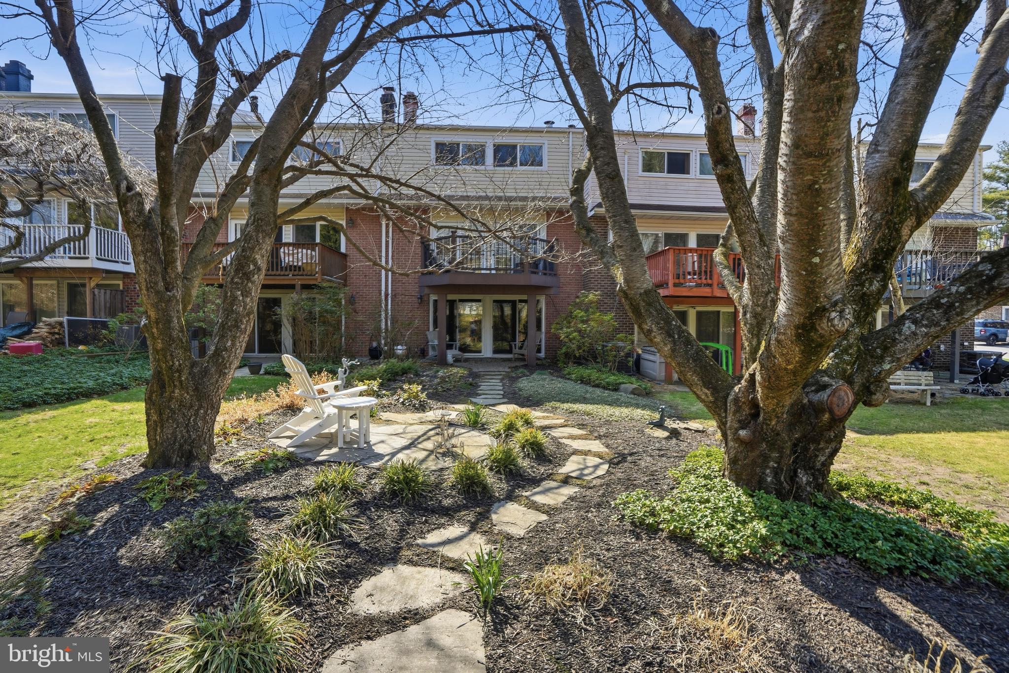 TWIN RIDGE APARTMENTS - Residential