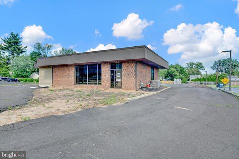 Photo of 40 Scotch Road, EWING, NJ 08628 (MLS # NJME2060974)