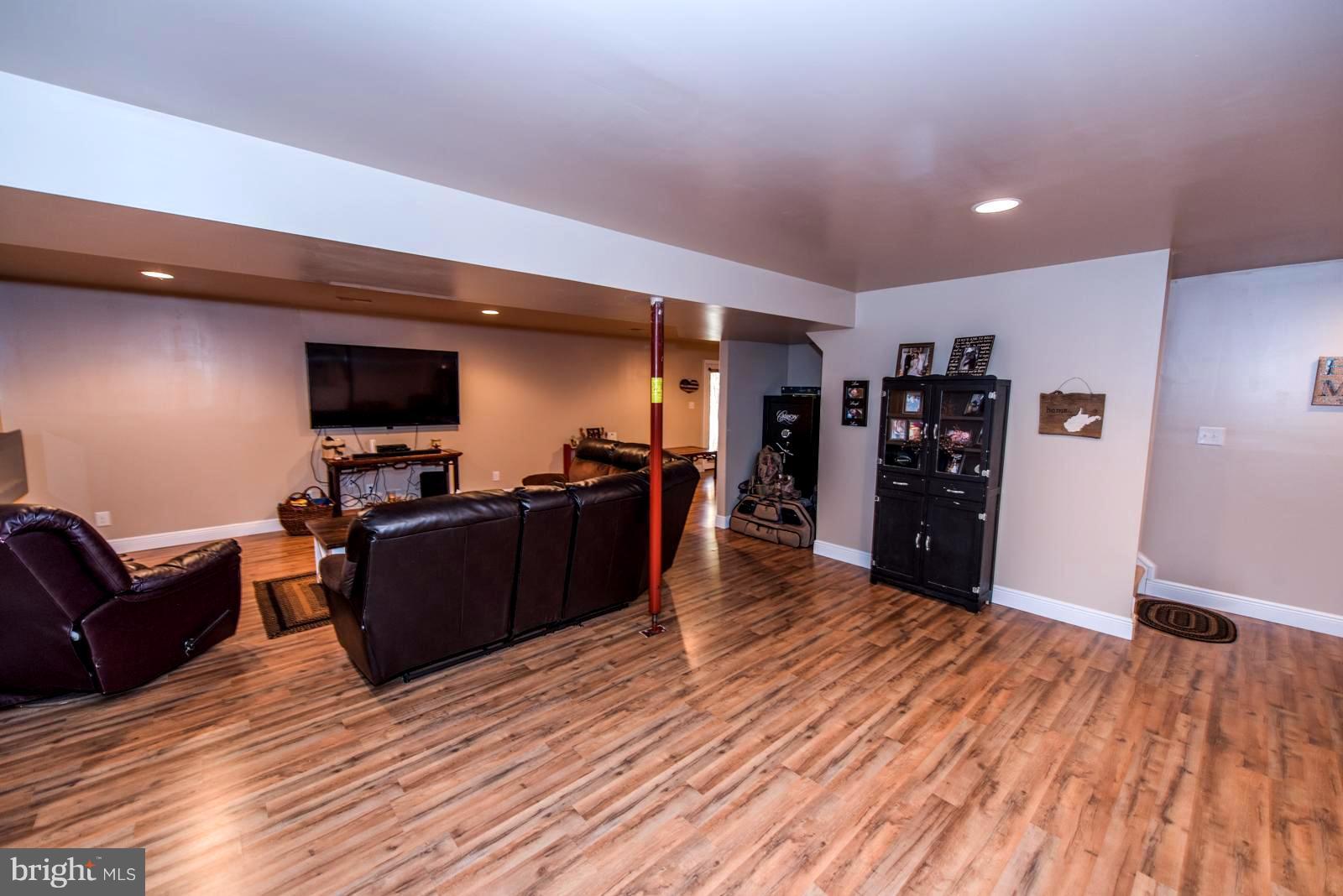 ROUND TOP ESTATES - Residential