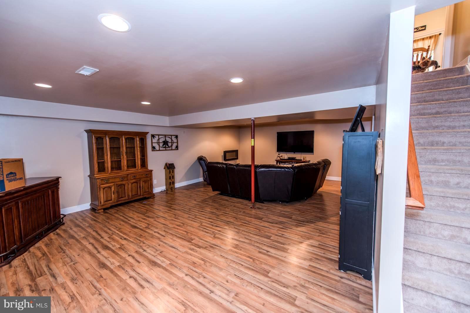 ROUND TOP ESTATES - Residential