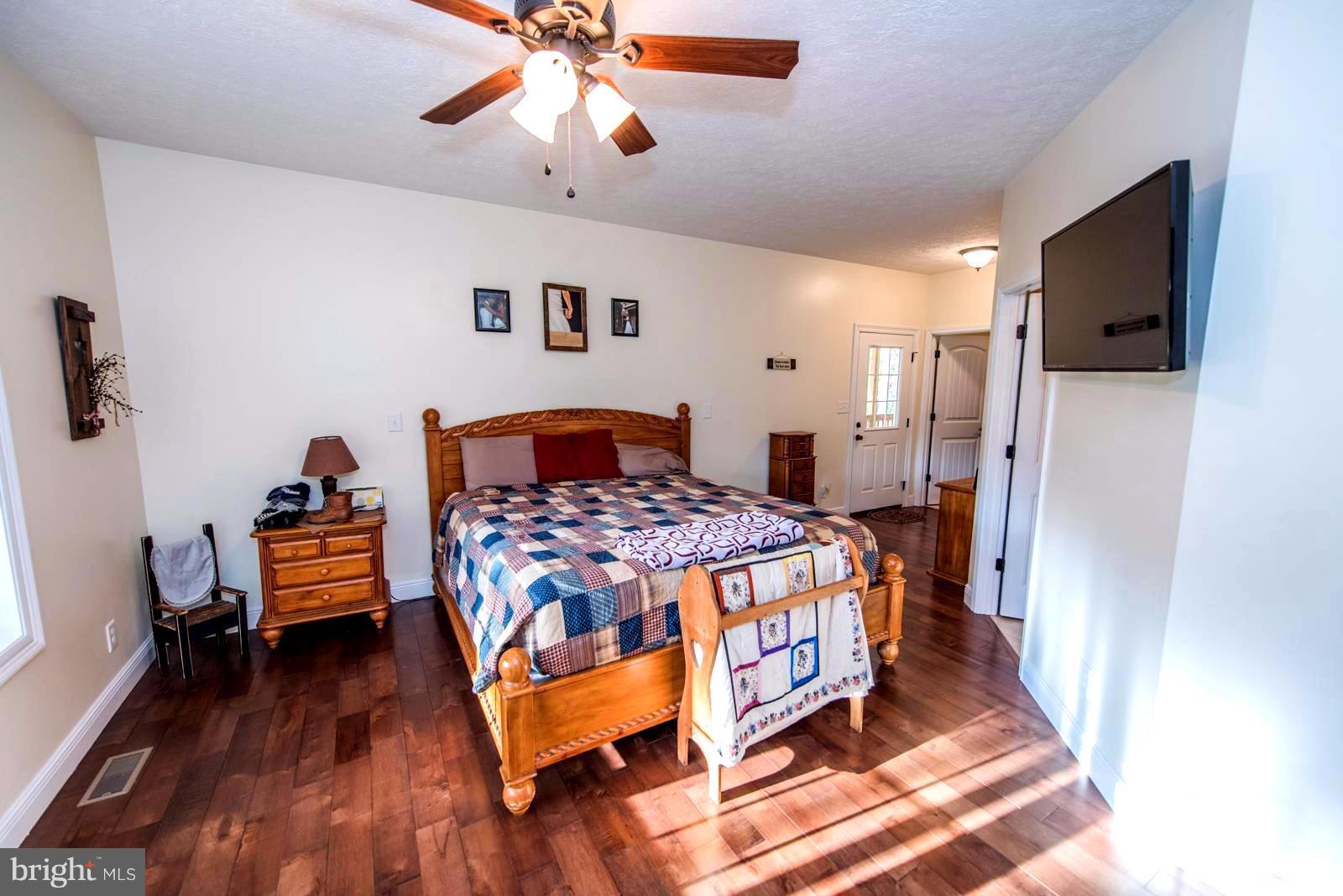 ROUND TOP ESTATES - Residential