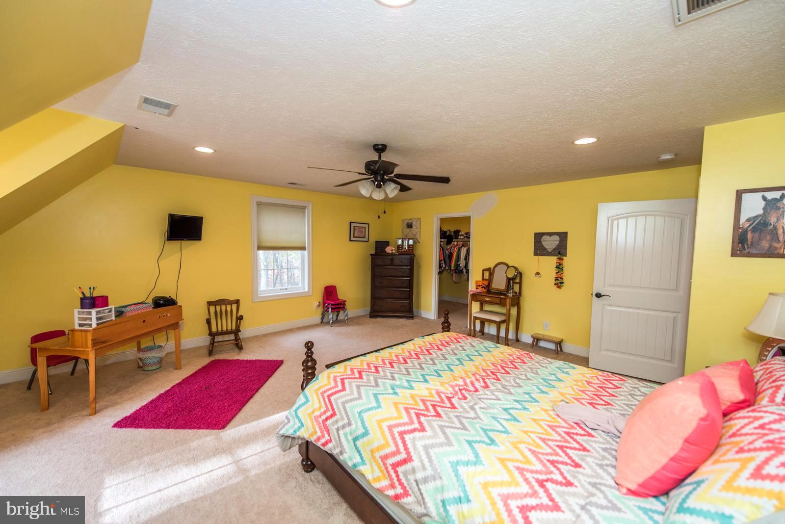 ROUND TOP ESTATES - Residential