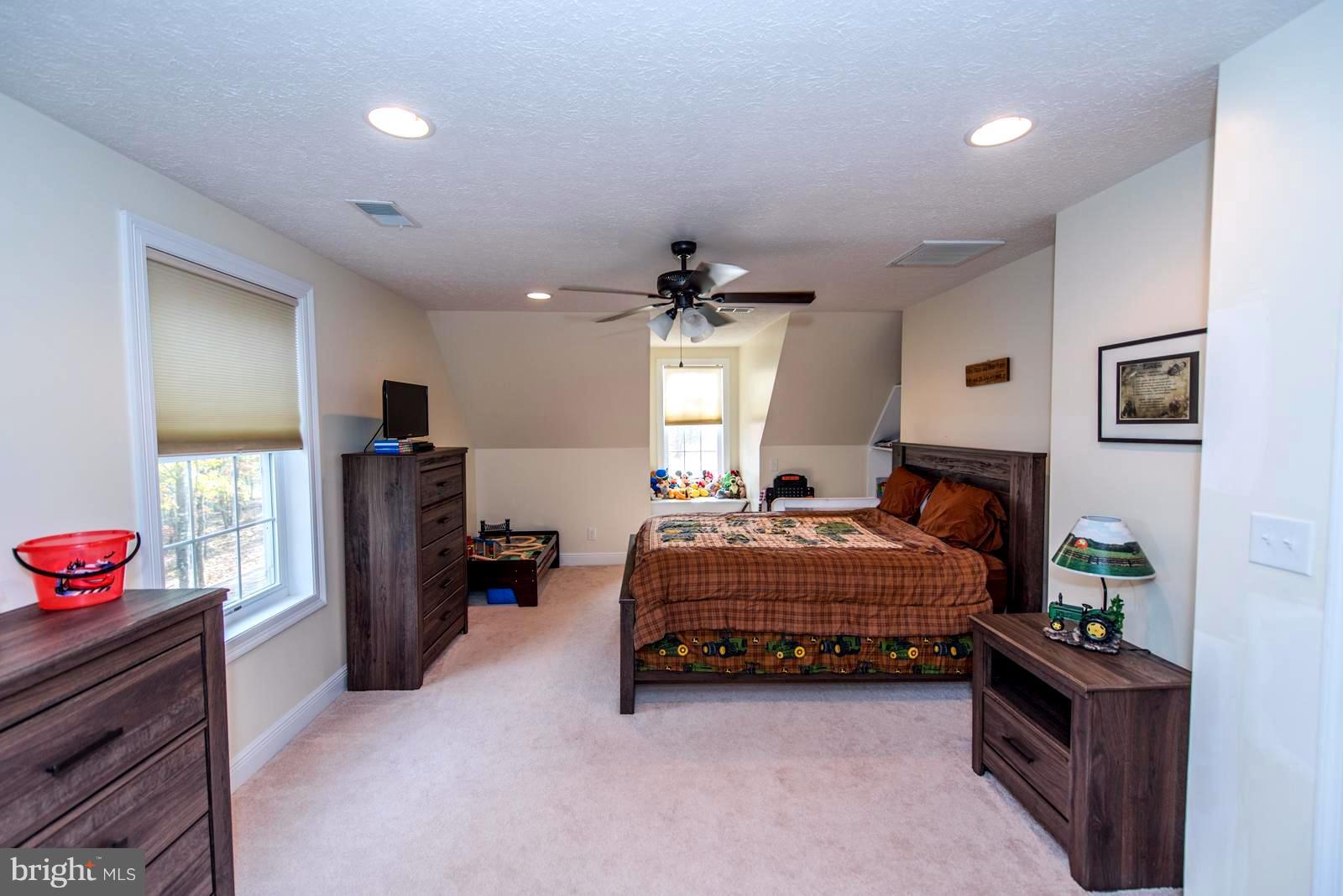 ROUND TOP ESTATES - Residential