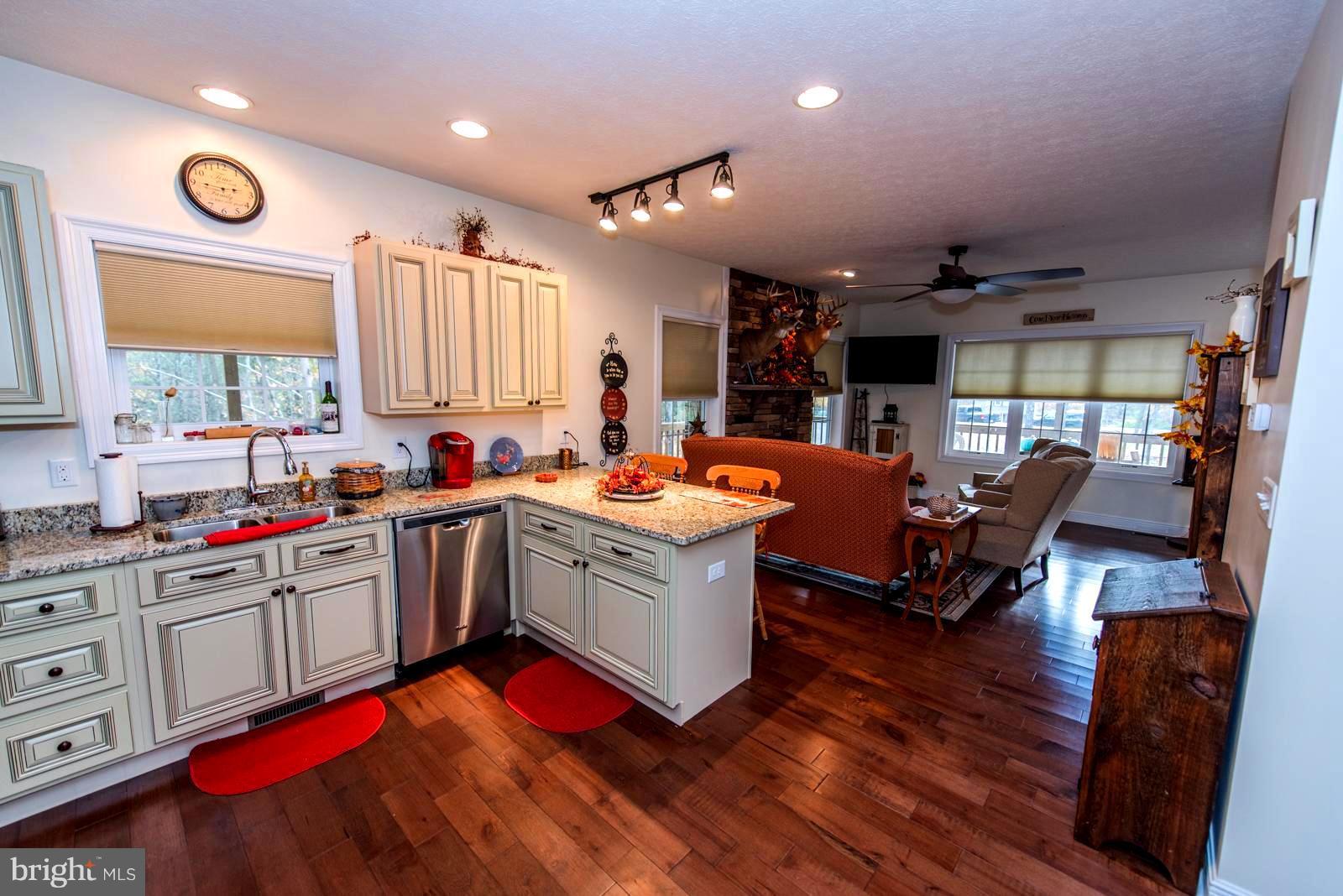 ROUND TOP ESTATES - Residential