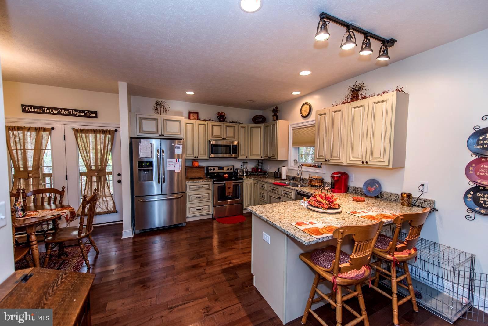 ROUND TOP ESTATES - Residential