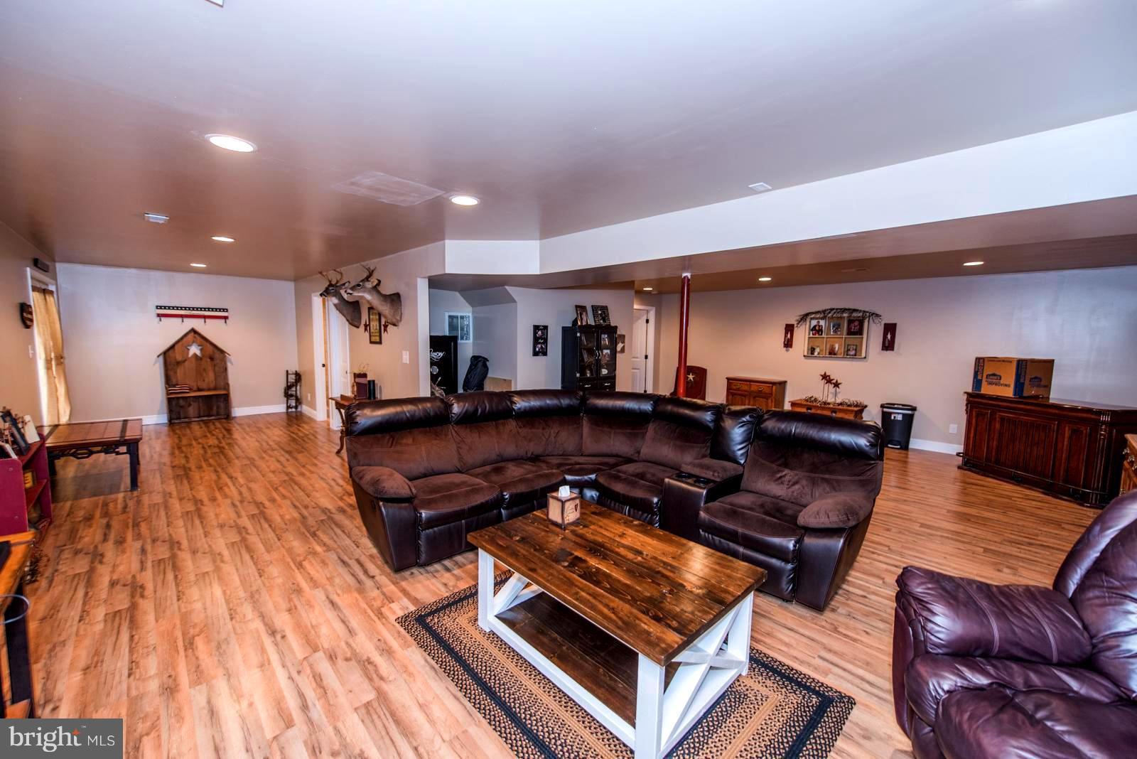 ROUND TOP ESTATES - Residential