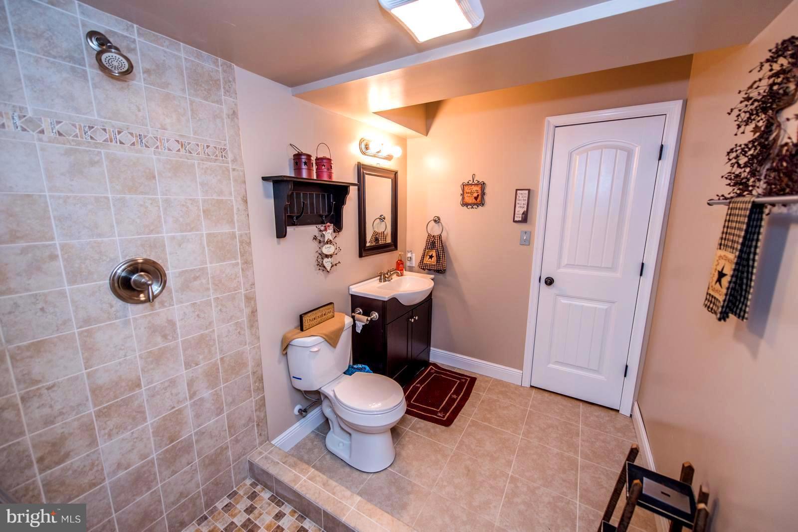 ROUND TOP ESTATES - Residential