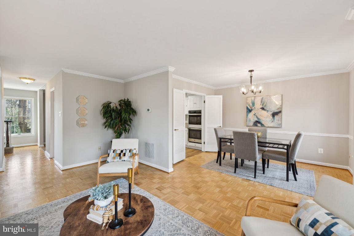 OAKBOROUGH SQUARE - Residential