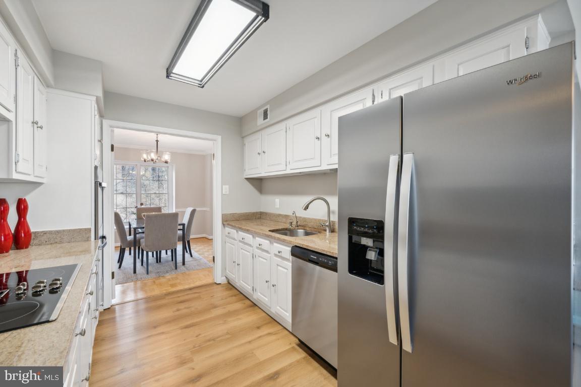 OAKBOROUGH SQUARE - Residential