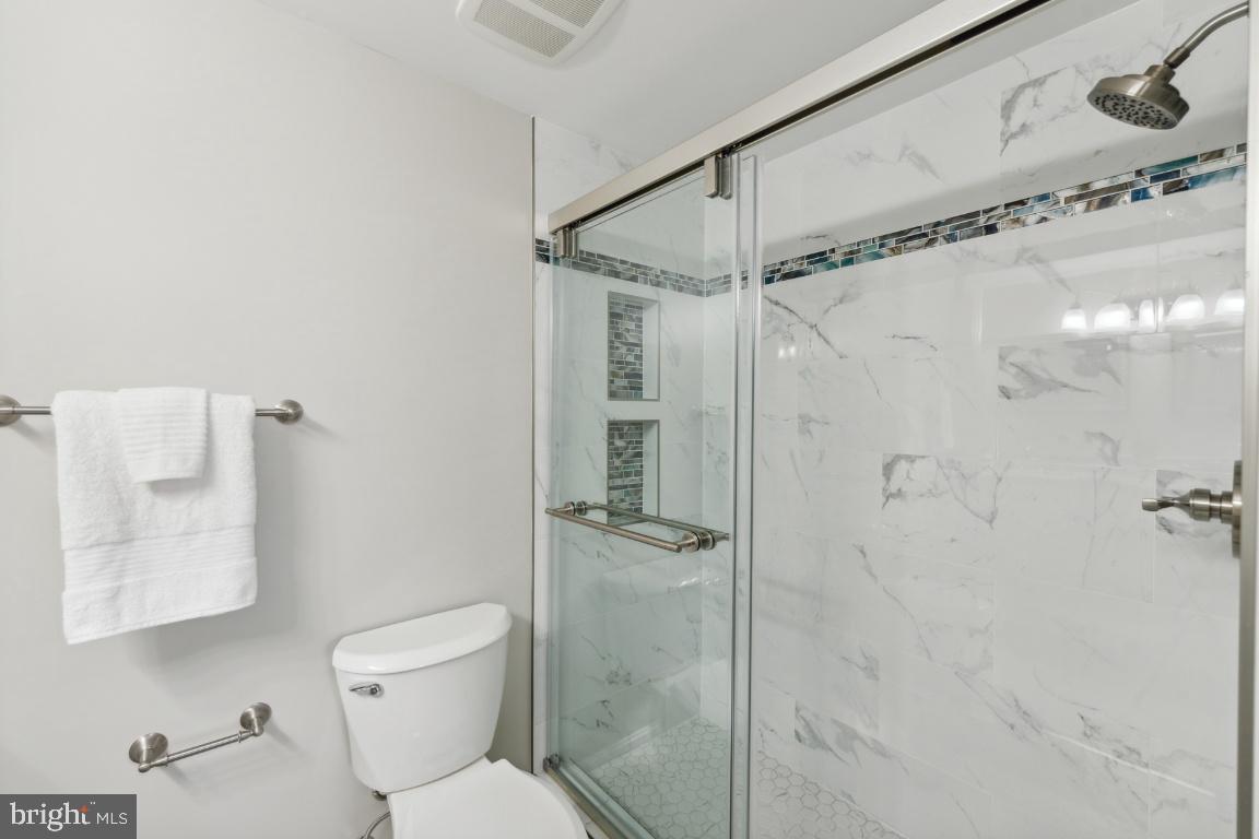 OAKBOROUGH SQUARE - Residential