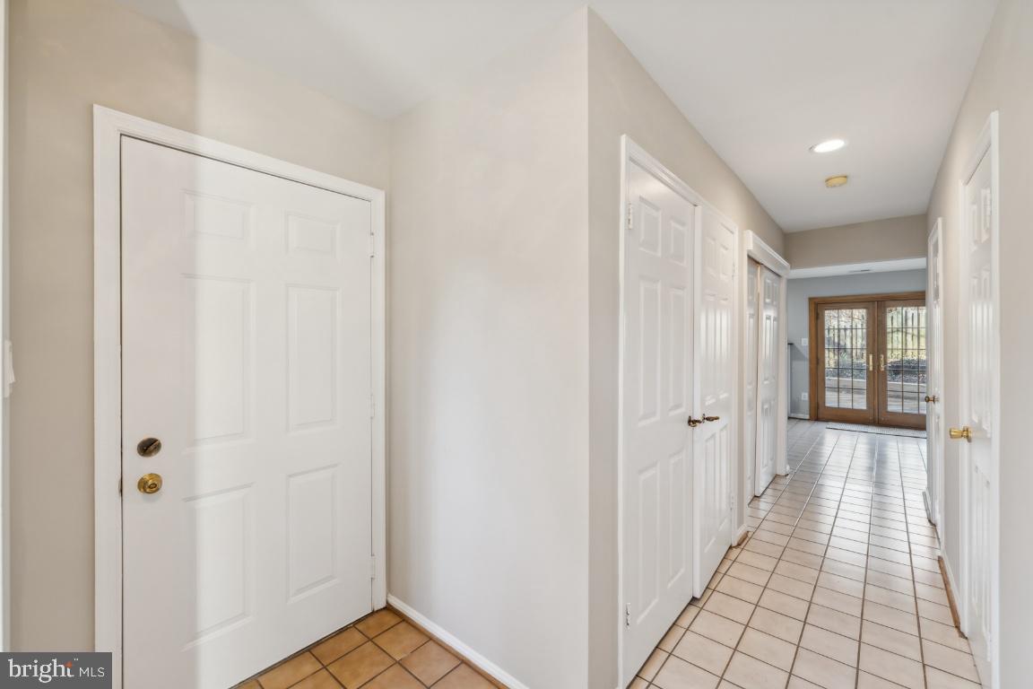 OAKBOROUGH SQUARE - Residential