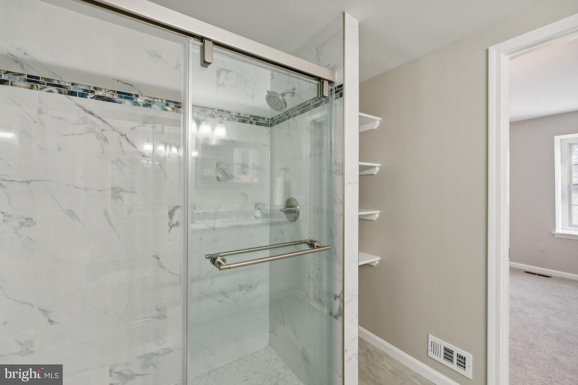 OAKBOROUGH SQUARE - Residential