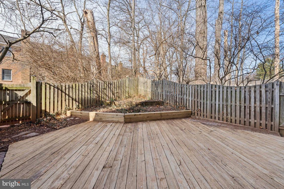 OAKBOROUGH SQUARE - Residential