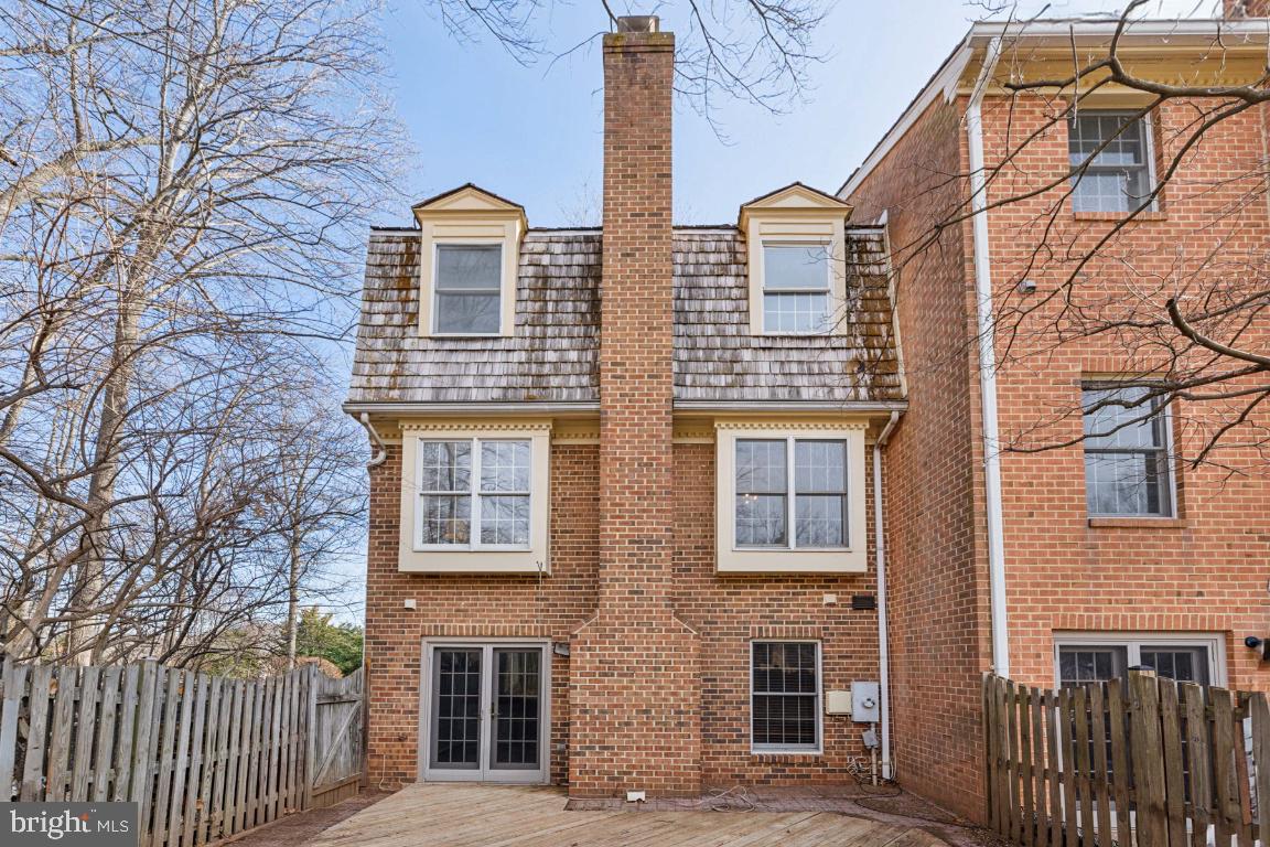 OAKBOROUGH SQUARE - Residential