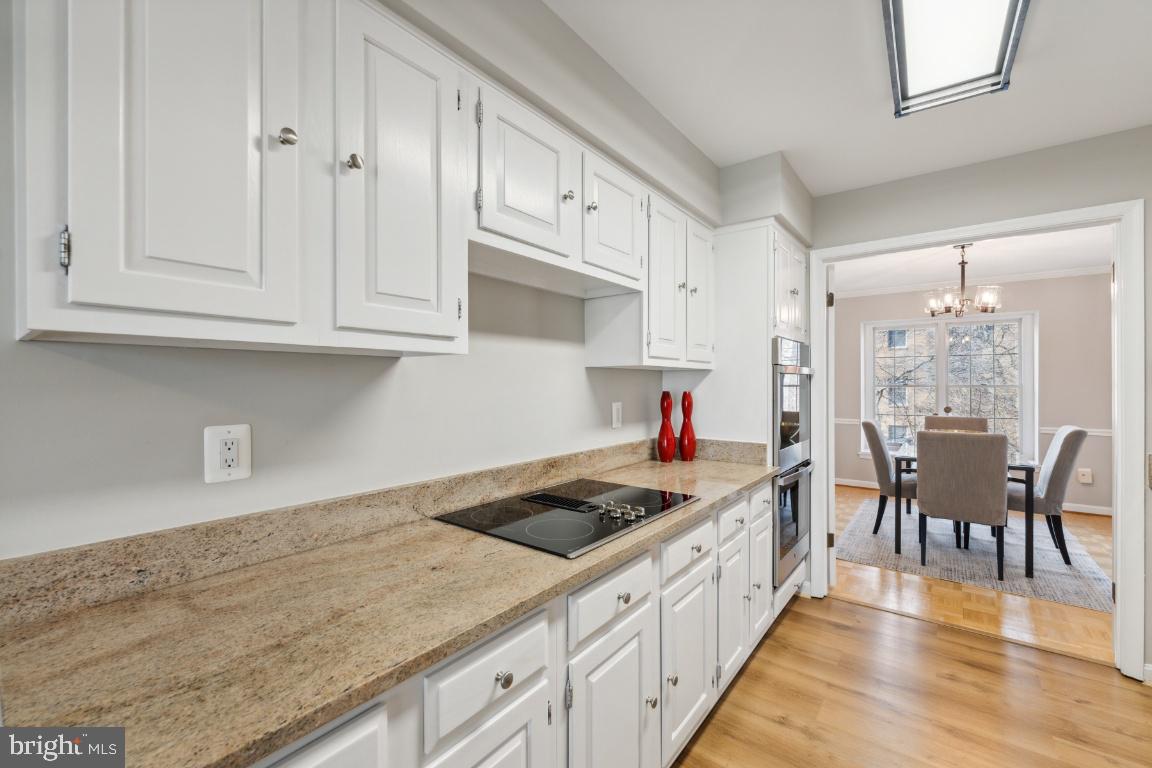 OAKBOROUGH SQUARE - Residential