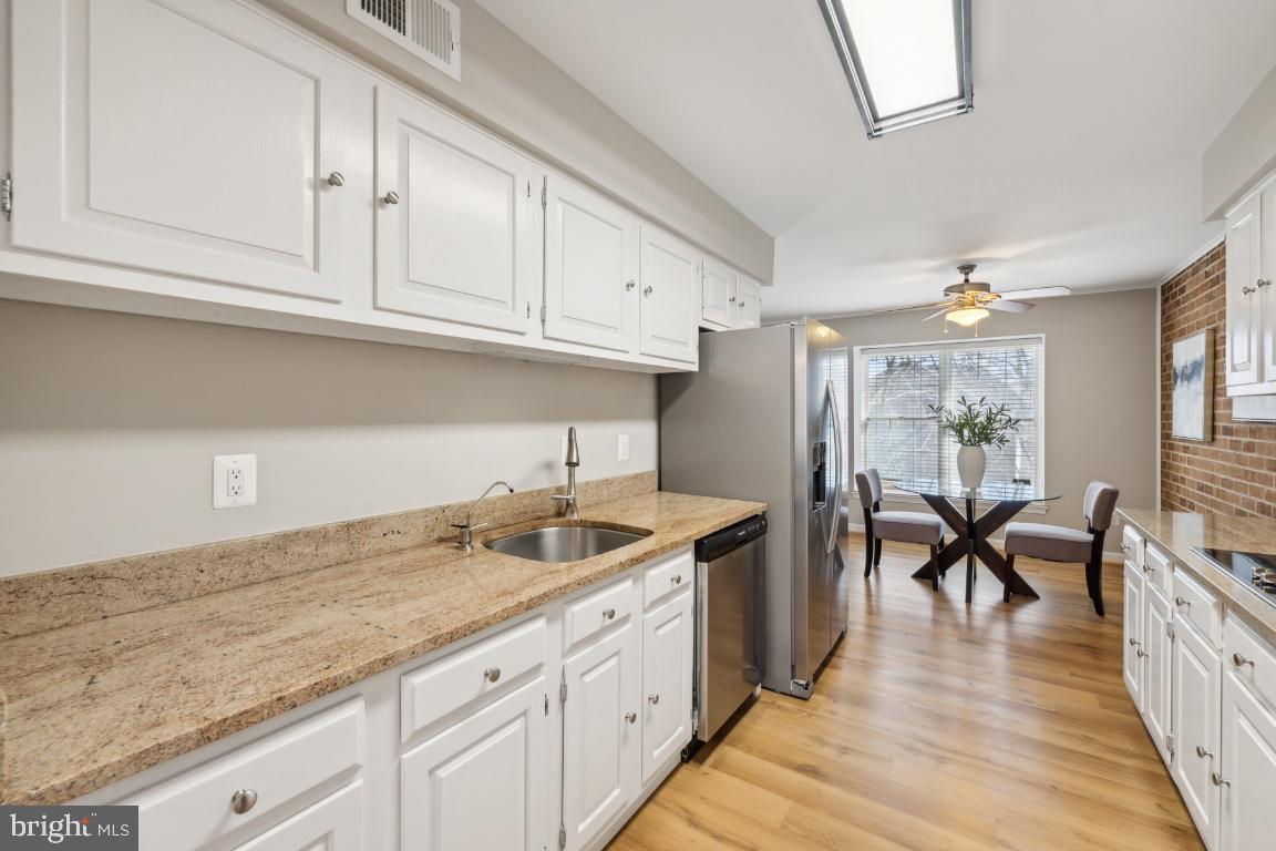 OAKBOROUGH SQUARE - Residential