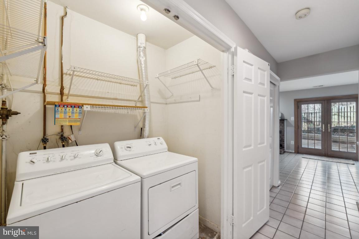 OAKBOROUGH SQUARE - Residential