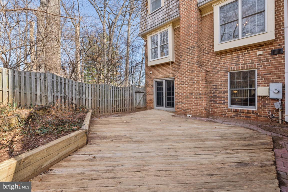 OAKBOROUGH SQUARE - Residential