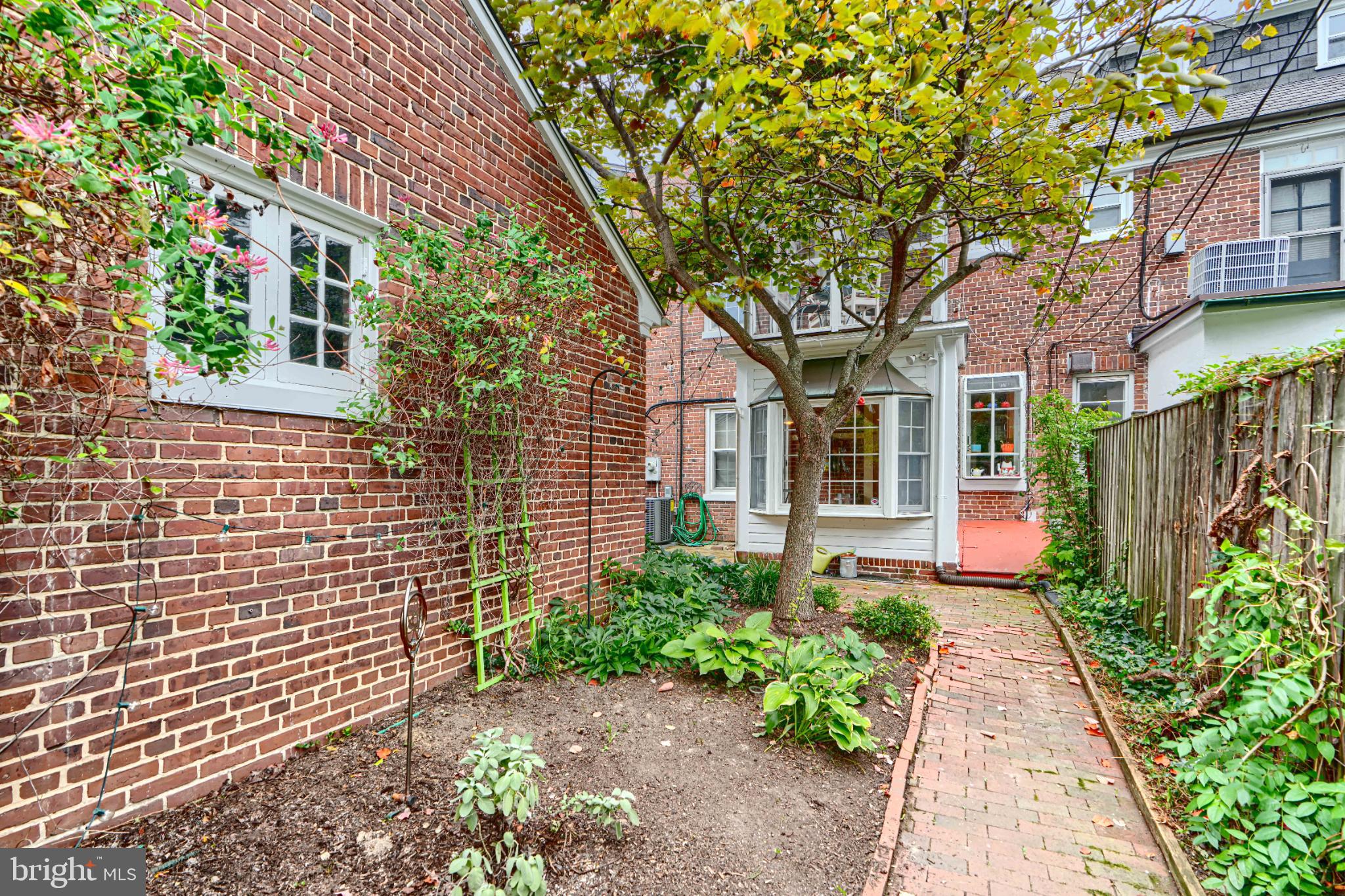 OAKENSHAWE - Residential