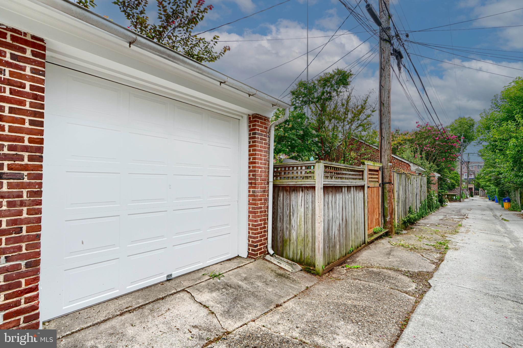 OAKENSHAWE - Residential