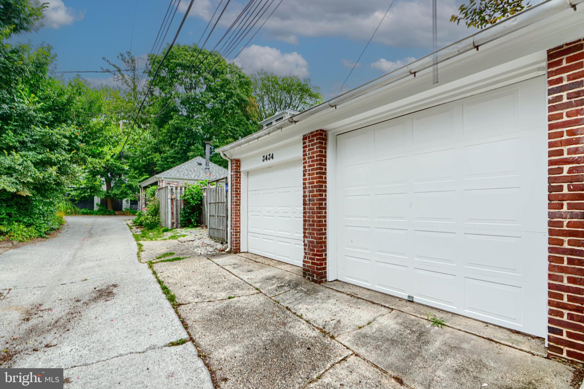 OAKENSHAWE - Residential