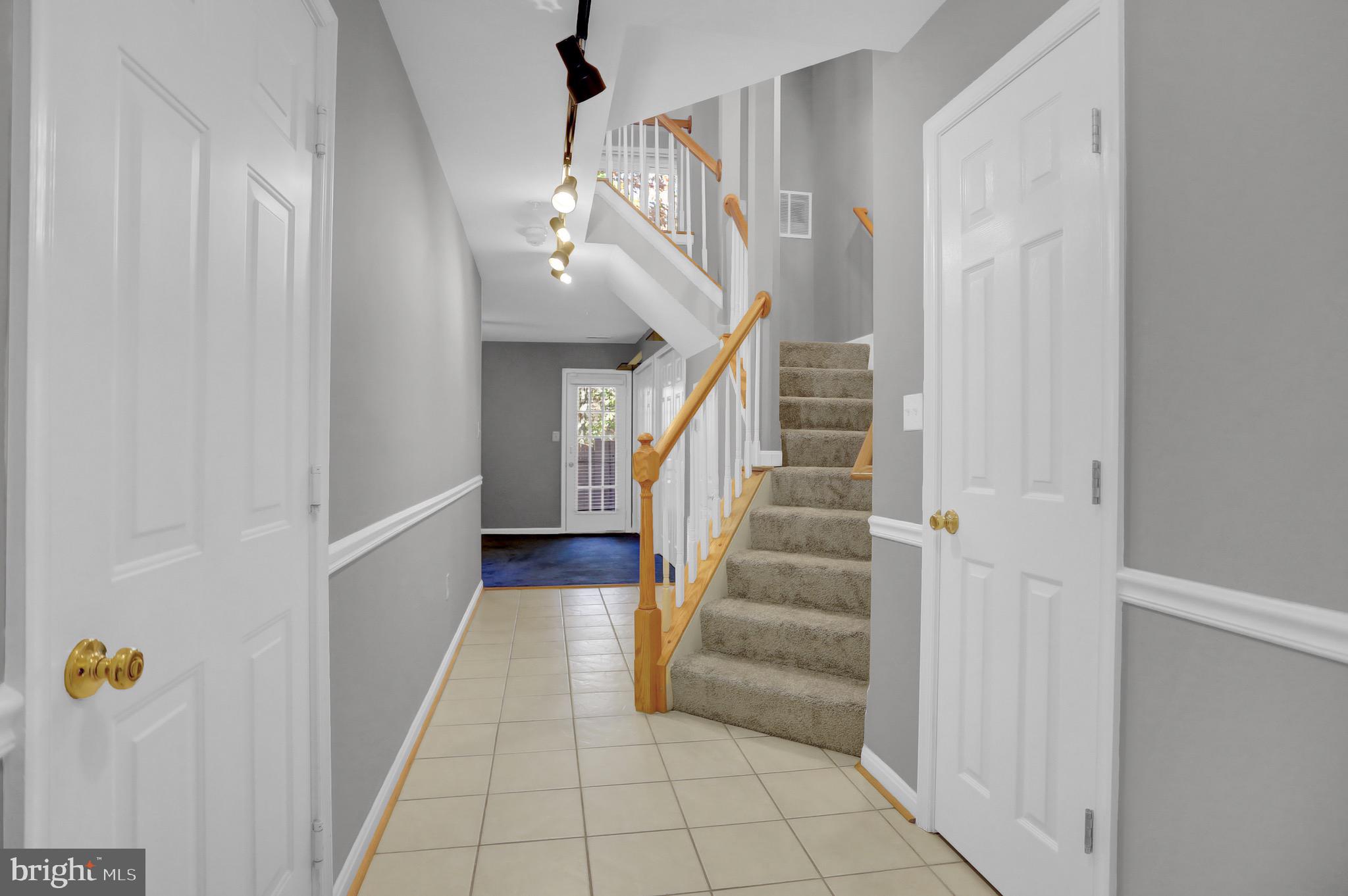 SEVEN OAKS - Residential