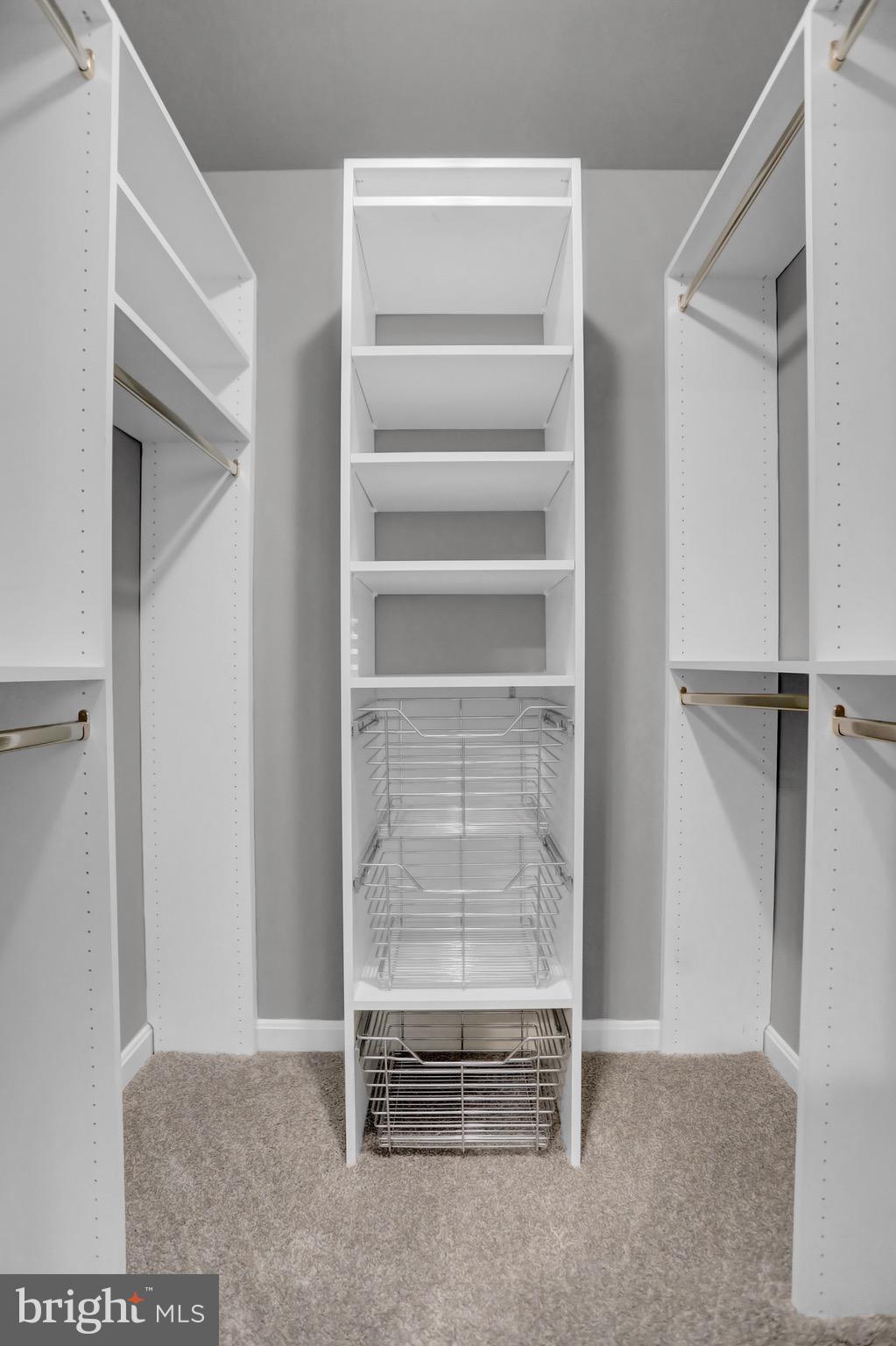 SEVEN OAKS - Residential