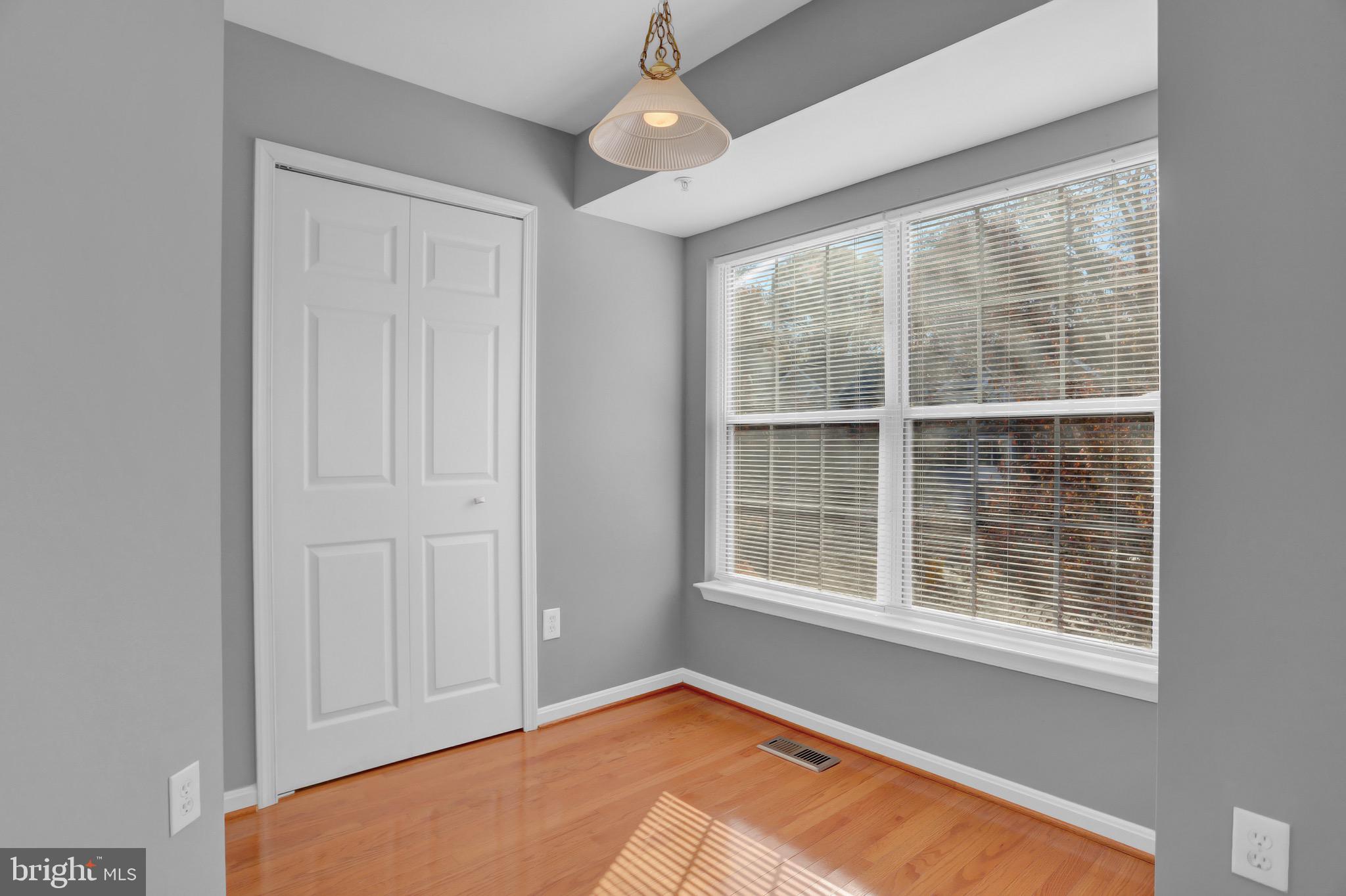 SEVEN OAKS - Residential