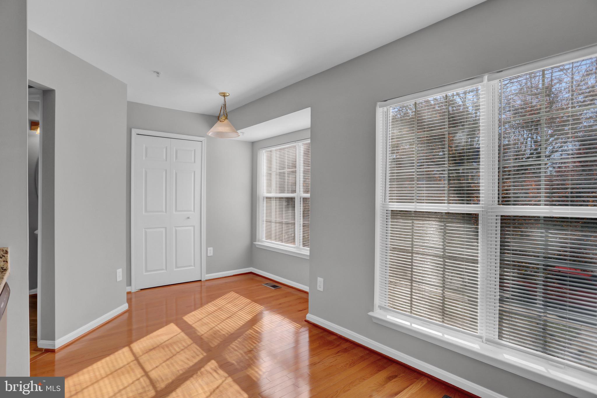 SEVEN OAKS - Residential