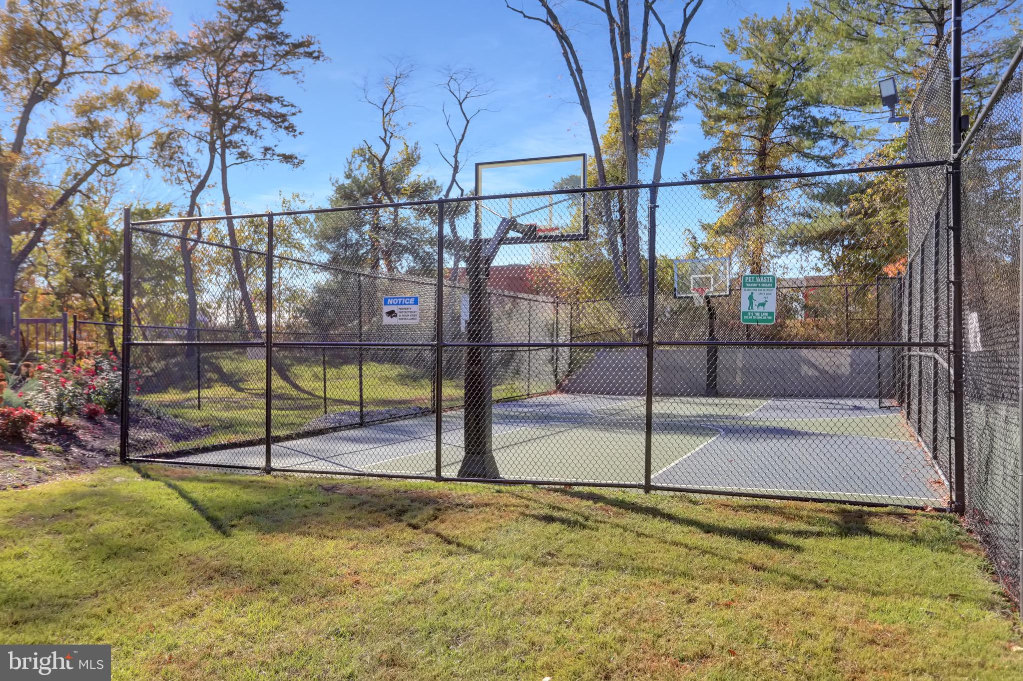 SEVEN OAKS - Residential