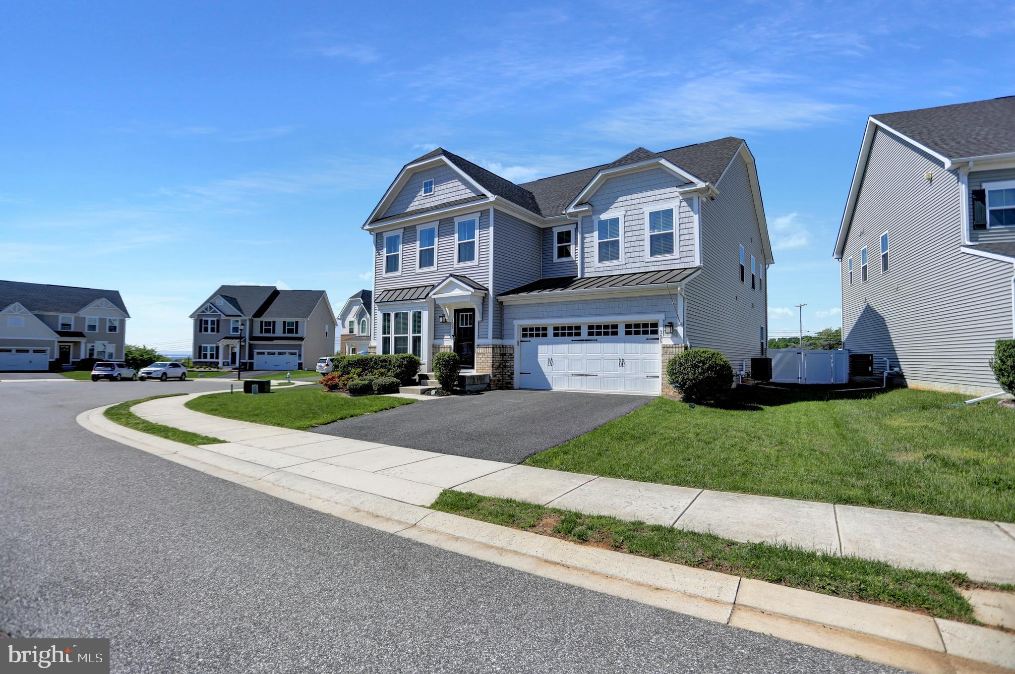 305 SUNRISE COURT