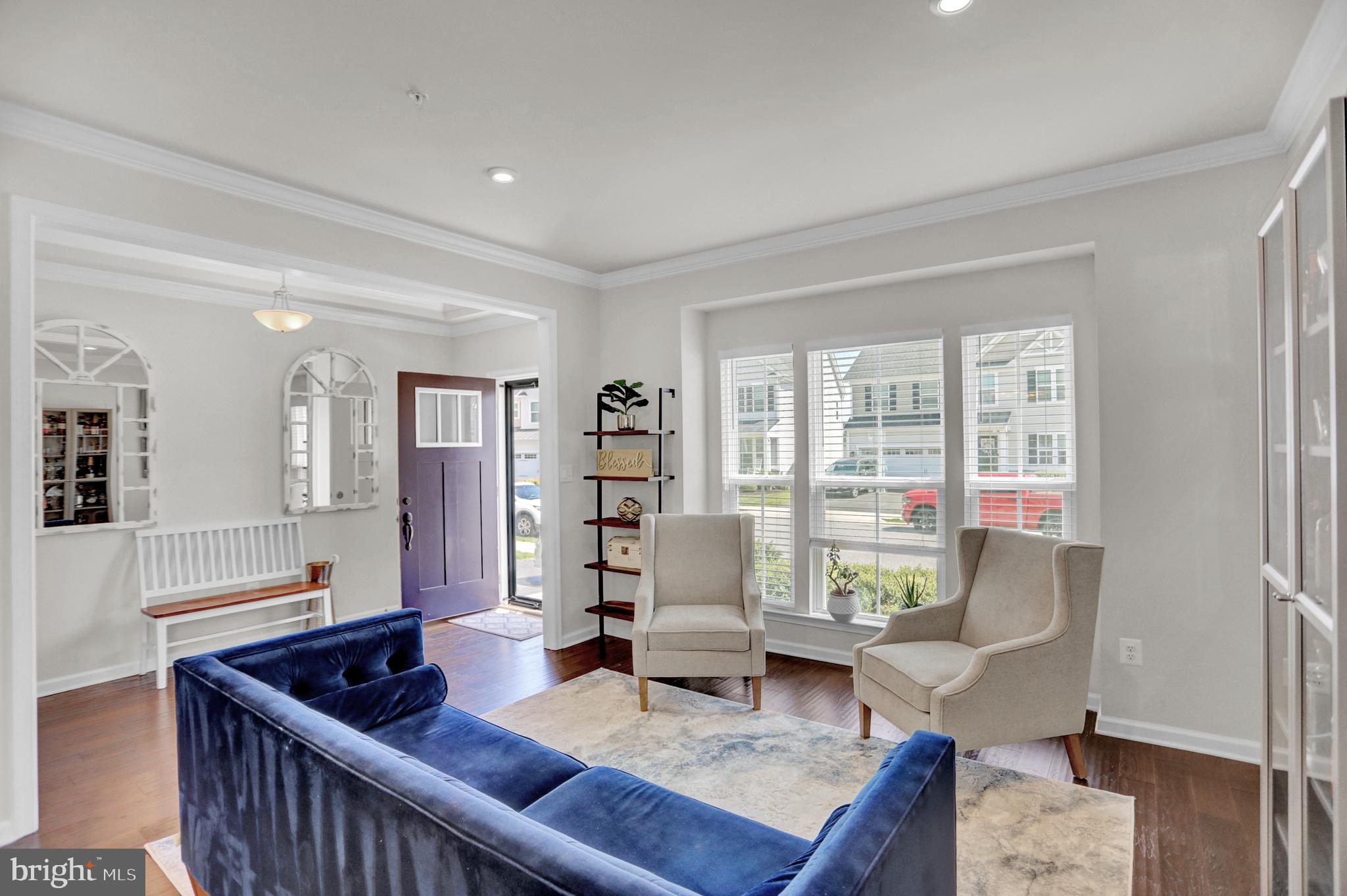 305 SUNRISE COURT