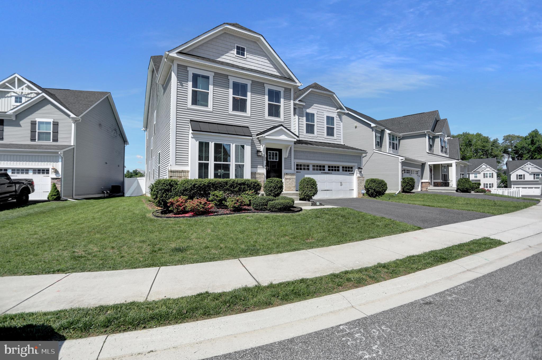 305 SUNRISE COURT