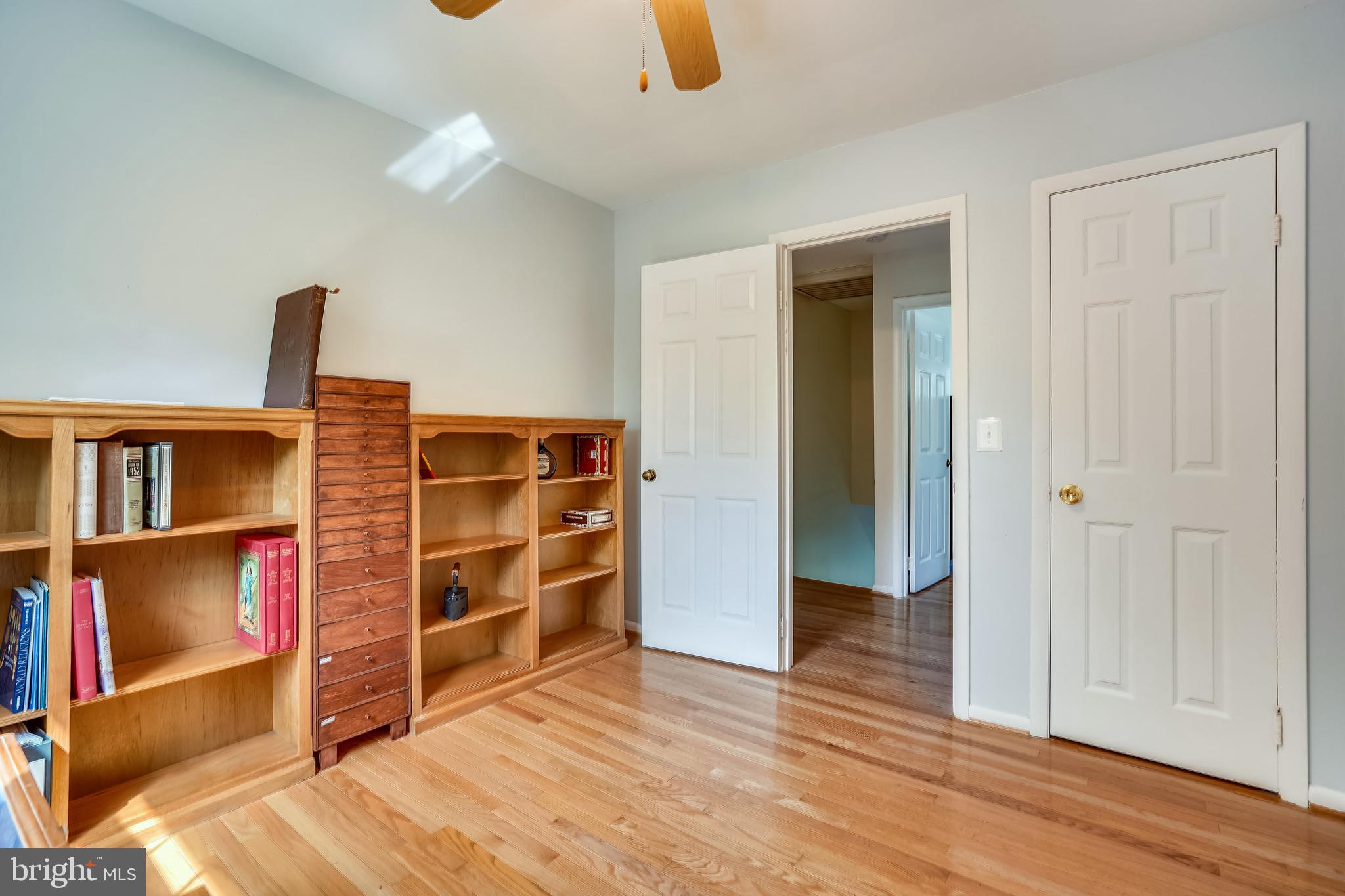 SIGNAL HILL - Residential