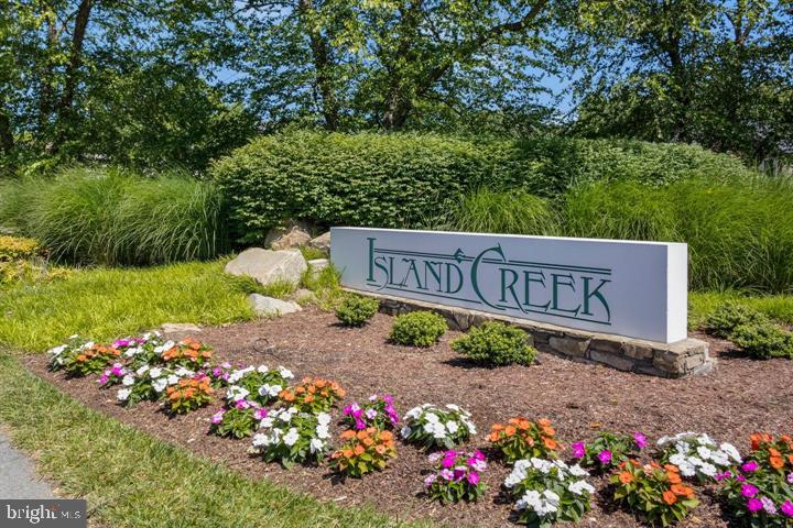 ISLAND CREEK - Residential