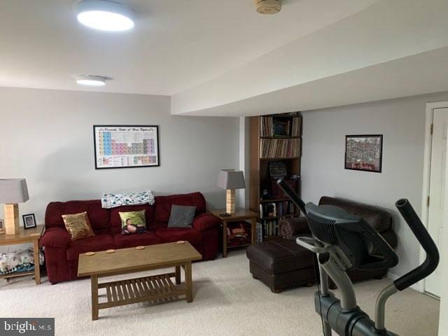 ISLAND CREEK - Residential