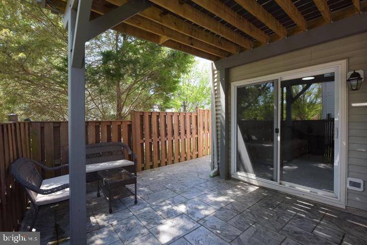 ISLAND CREEK - Residential