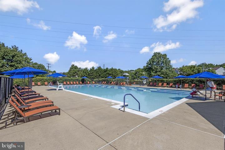 ISLAND CREEK - Residential