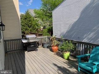 ISLAND CREEK - Residential